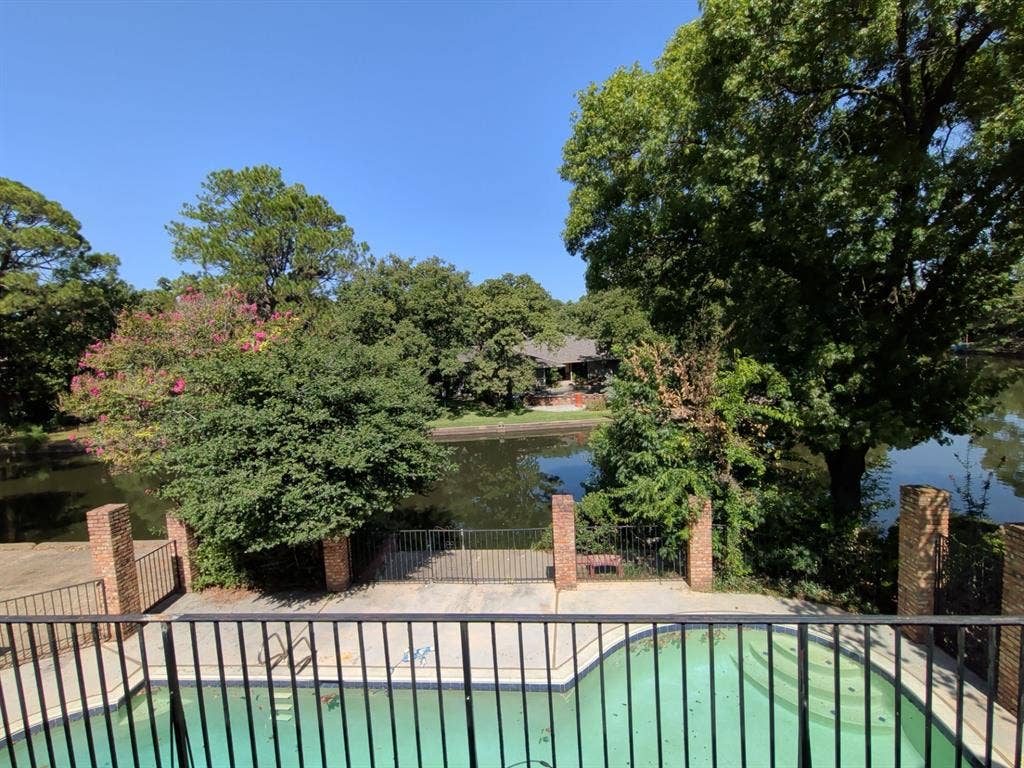 2311 Lakeside Drive, Arlington, TX 76013