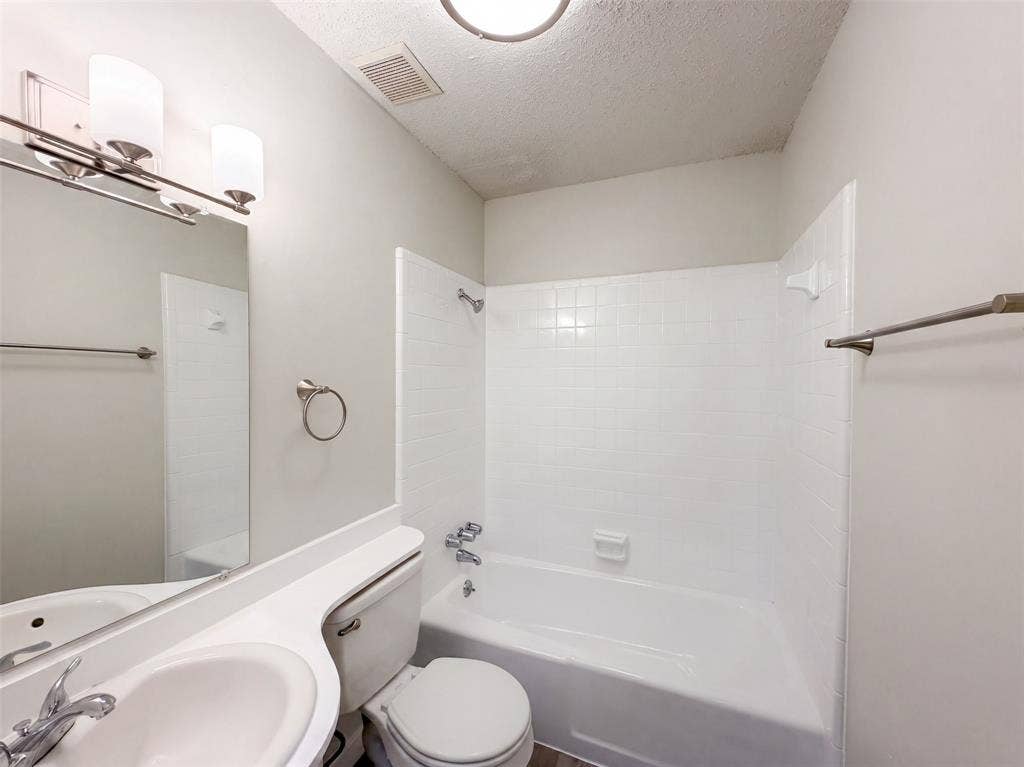 6601 Oaklawn Drive, Watauga, TX 76148 6601 Oaklawn Drive, Watauga, TX 76148