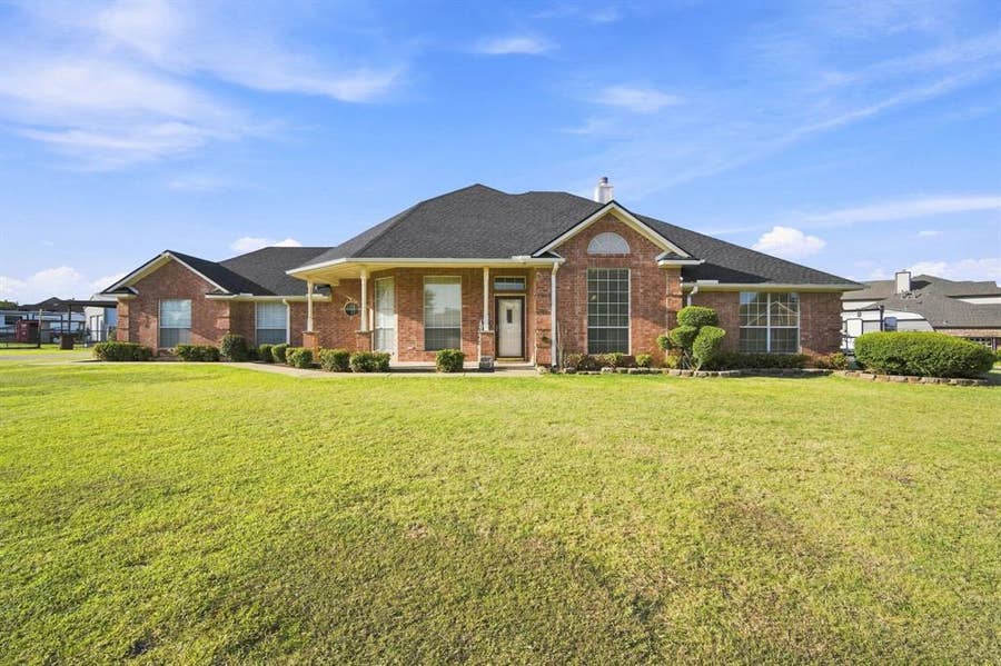 Property photo for 10625 Richard Circle, Forney, TX