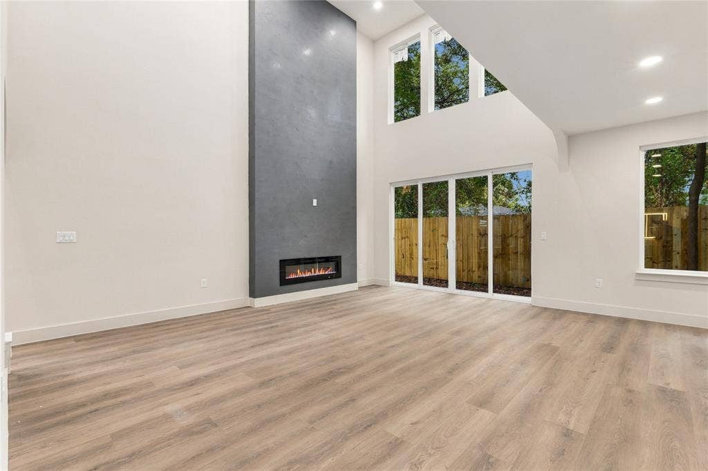 3914 Spence Street, Dallas, TX 75215 3914 Spence Street, Dallas, TX 75215
