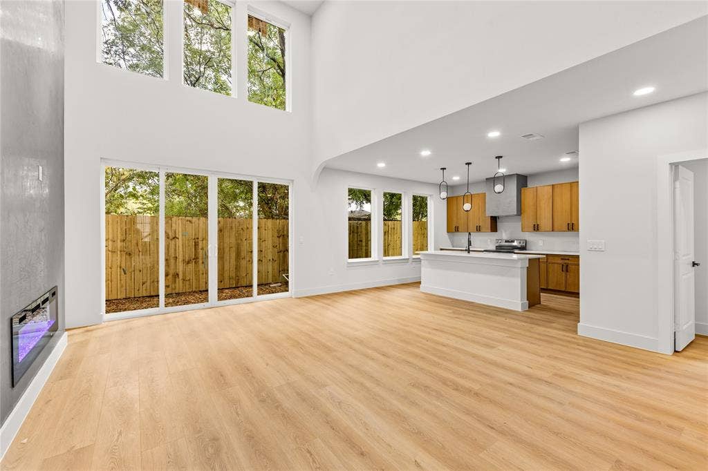 3914 Spence Street, Dallas, TX 75215 3914 Spence Street, Dallas, TX 75215