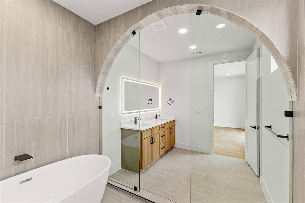 3914 Spence Street, Dallas, TX 75215 3914 Spence Street, Dallas, TX 75215
