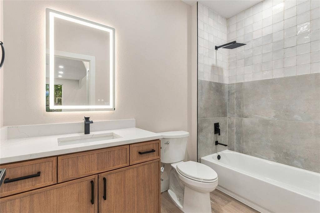 3914 Spence Street, Dallas, TX 75215 3914 Spence Street, Dallas, TX 75215