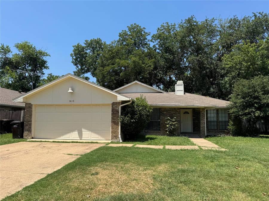 Property photo for 1613 Jasmine Lane, Plano, TX