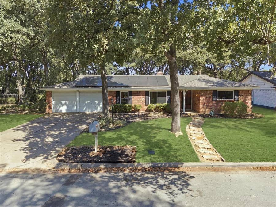Property photo for 1312 Kathryn Street, Hurst, TX
