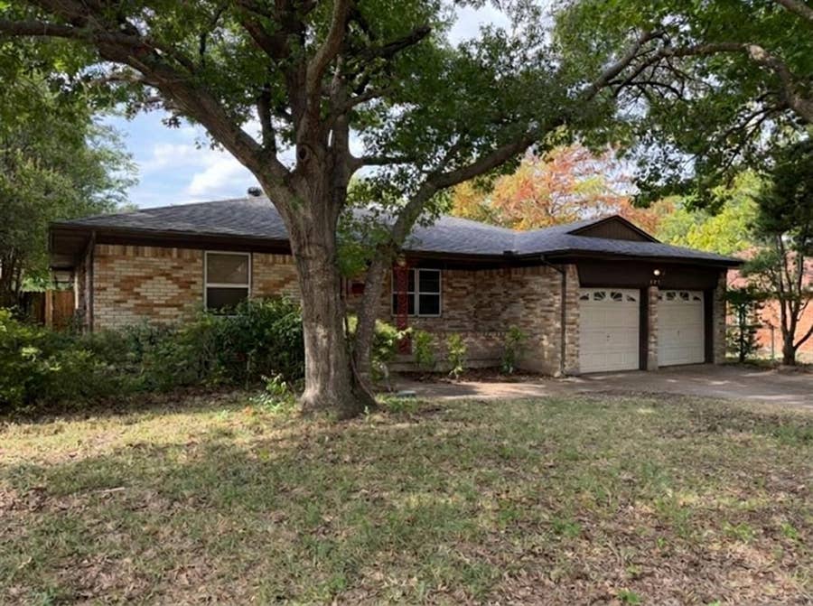 Property photo for 814 Sequoia Drive, Lancaster, TX