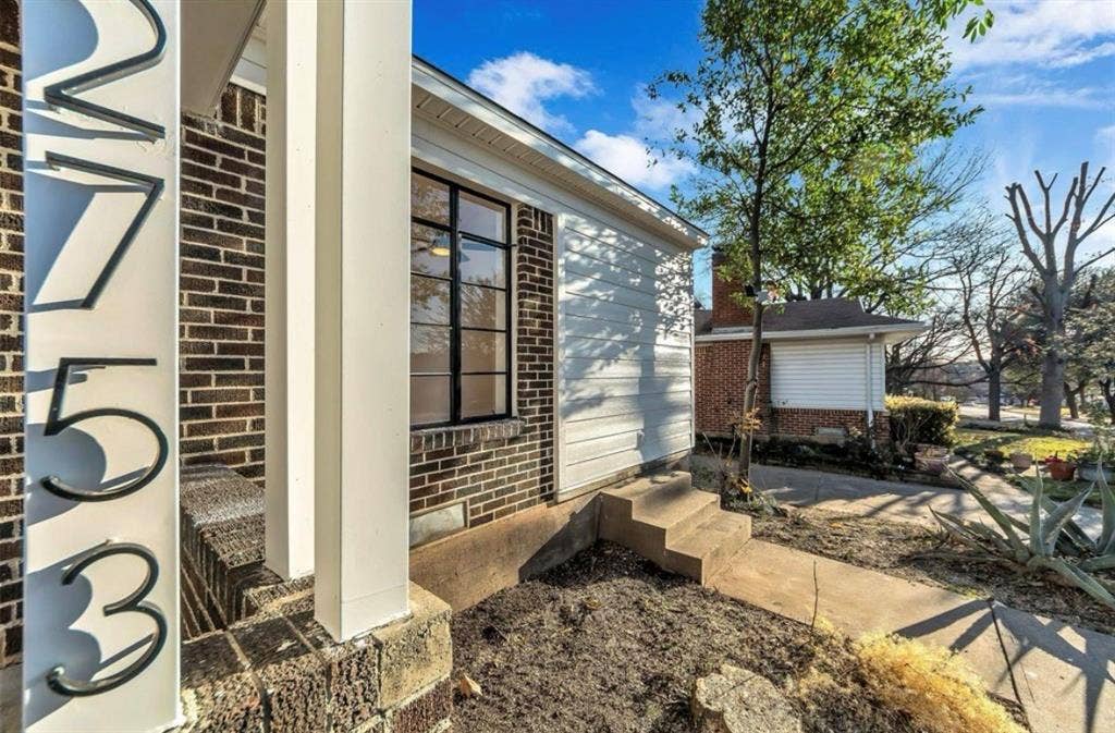 2753 El Tivoli Drive, Dallas, TX 75211 2753 El Tivoli Drive, Dallas, TX 75211