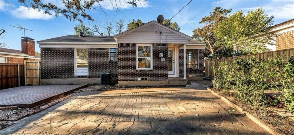 2753 El Tivoli Drive, Dallas, TX 75211 2753 El Tivoli Drive, Dallas, TX 75211