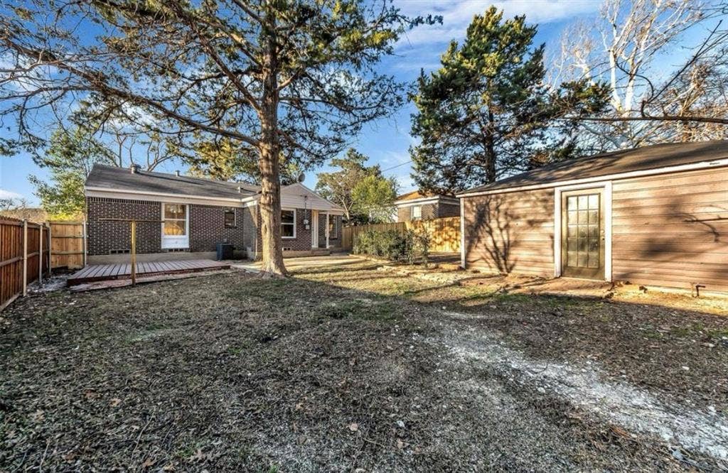 2753 El Tivoli Drive, Dallas, TX 75211 2753 El Tivoli Drive, Dallas, TX 75211