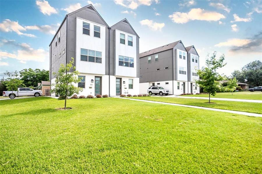 Property photo for 3513 S Hills Avenue, Fort Worth, TX