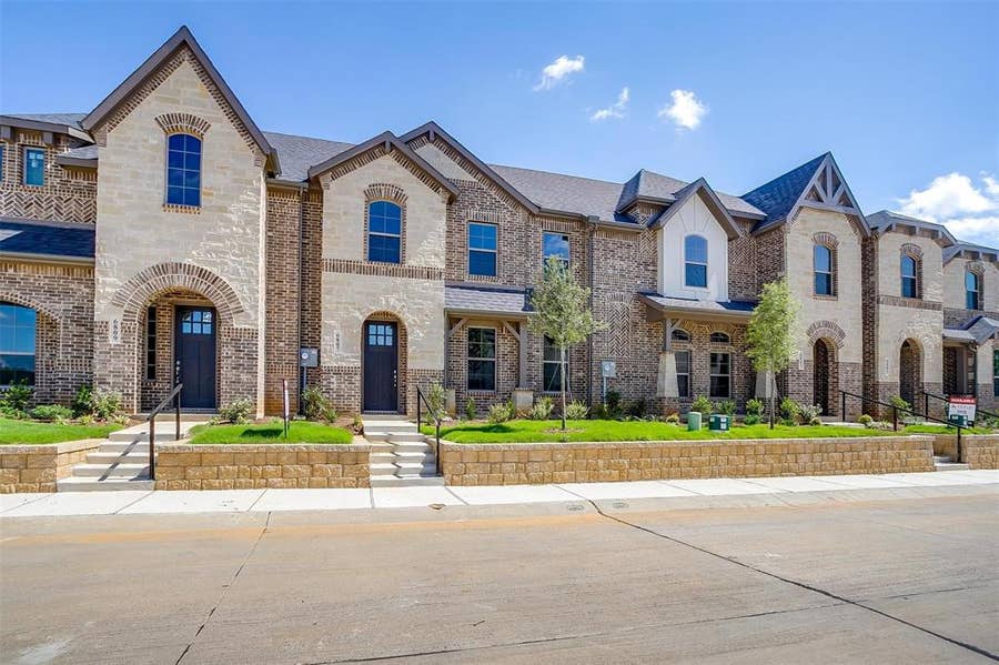 Property photo for 6914 Houndstooth Place, Arlington, TX