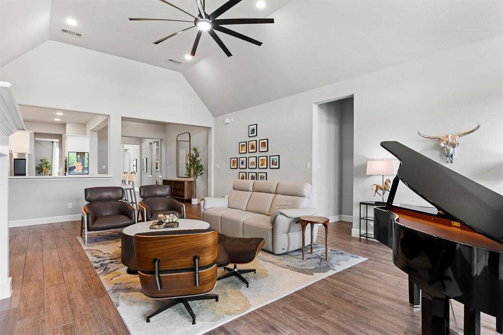 2825 Shane Drive, Midlothian, TX 76065 2825 Shane Drive, Midlothian, TX 76065
