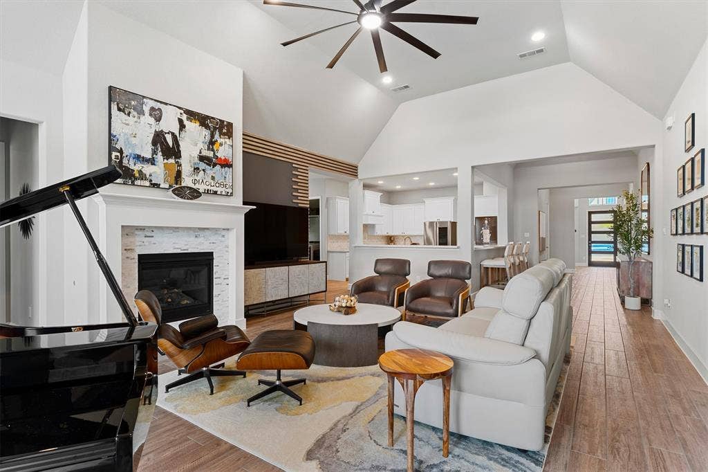 2825 Shane Drive, Midlothian, TX 76065 2825 Shane Drive, Midlothian, TX 76065