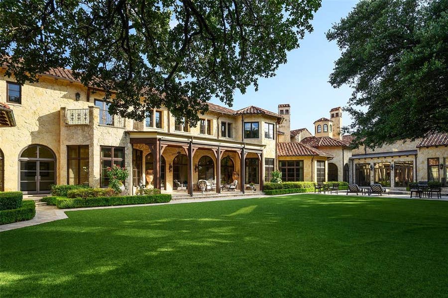 Property photo for 5335 Meaders Lane, Dallas, TX