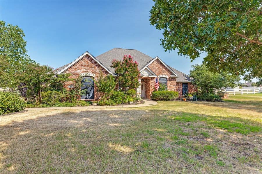 Property photo for 11432 Brook Green Lane, Haslet, TX