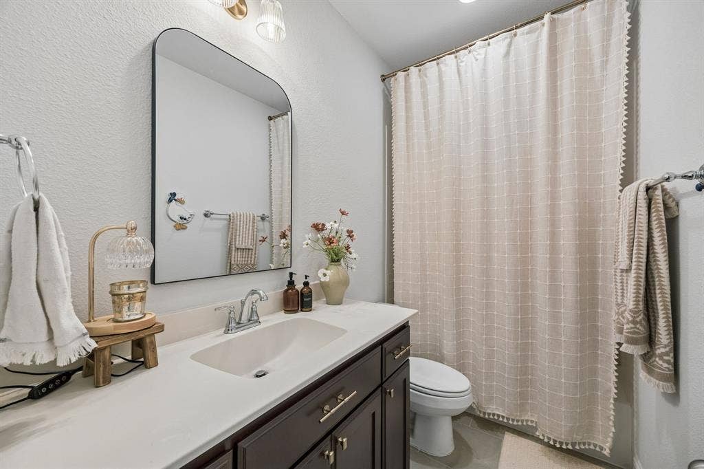 8228 Cheetah Path, Godley, TX 76044 8228 Cheetah Path, Godley, TX 76044