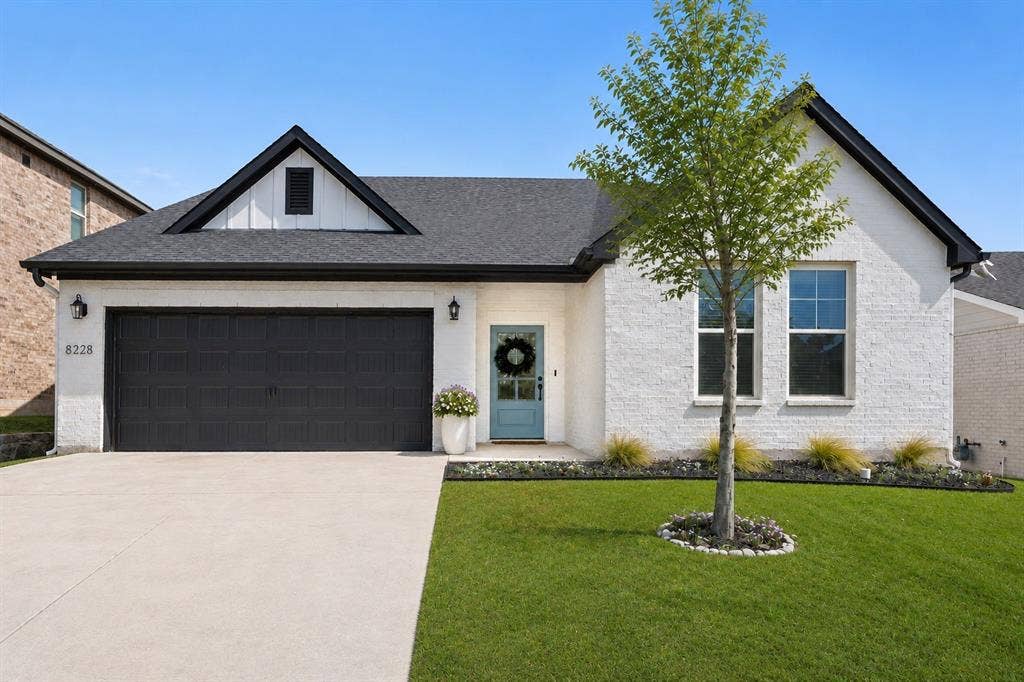 8228 Cheetah Path, Godley, TX 76044 8228 Cheetah Path, Godley, TX 76044
