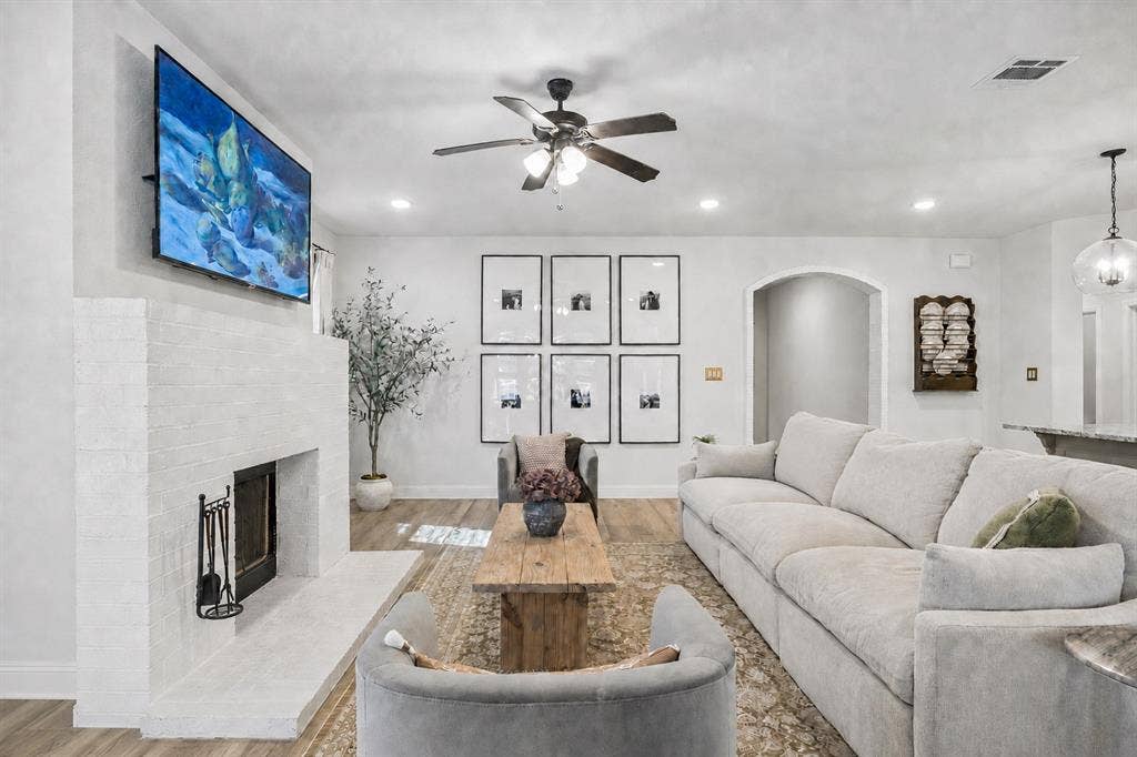 8228 Cheetah Path, Godley, TX 76044 8228 Cheetah Path, Godley, TX 76044