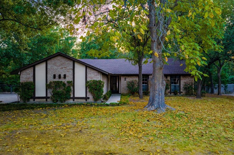 Property photo for 305 Shadowwood Trail, Ovilla, TX