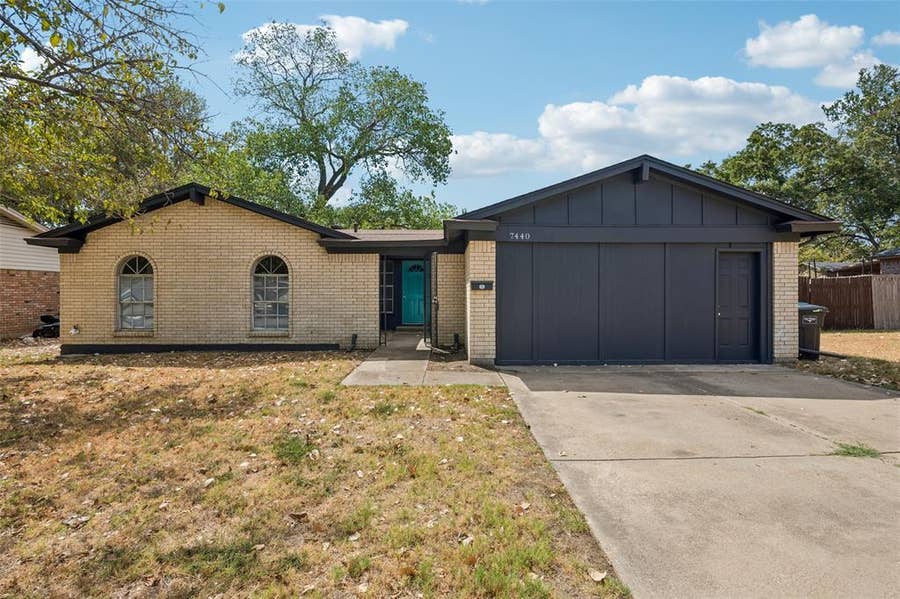 Property photo for 7440 Beckwood Drive, Fort Worth, TX