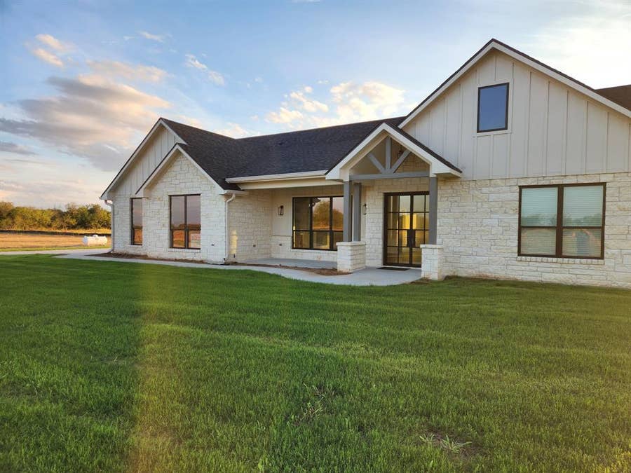 Property photo for 569 Lacek Mill Road, China Spring, TX