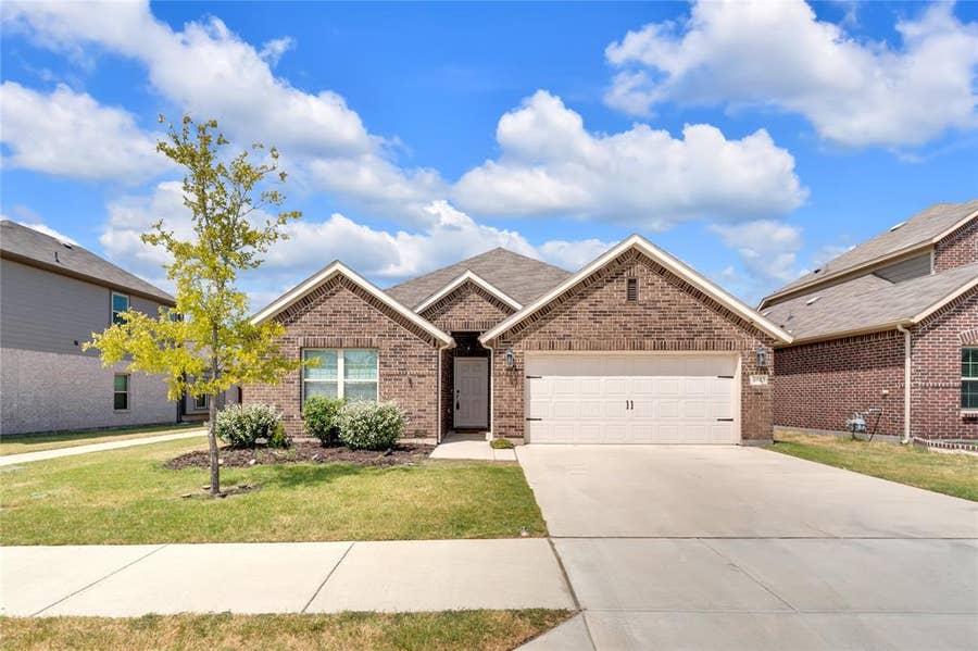 Property photo for 8913 Lantana Meadow Drive, Fort Worth, TX