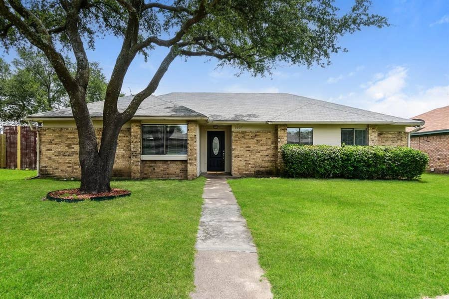 Property photo for 1007 CREIGHTON Court, Mesquite, TX