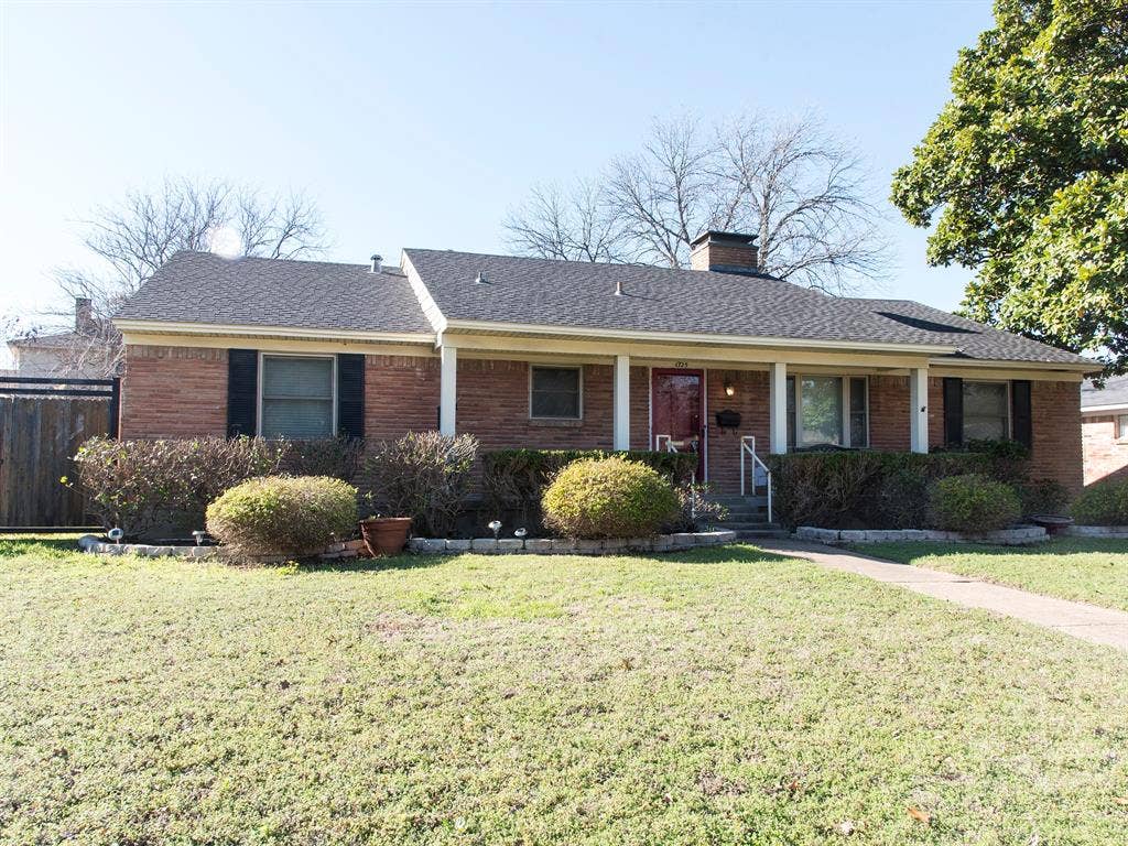 1725 Mapleton Drive, Dallas, TX 75228 Welcome to 1725 Mapleton