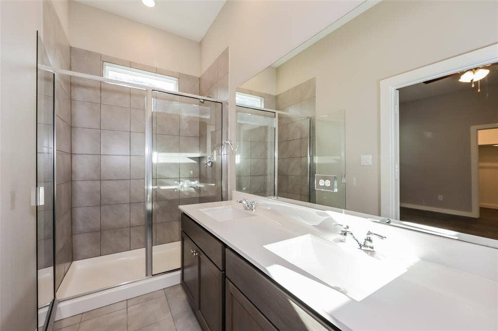 725 Painted Loon Drive, Arlington, TX 76005 725 Painted Loon Drive, Arlington, TX 76005