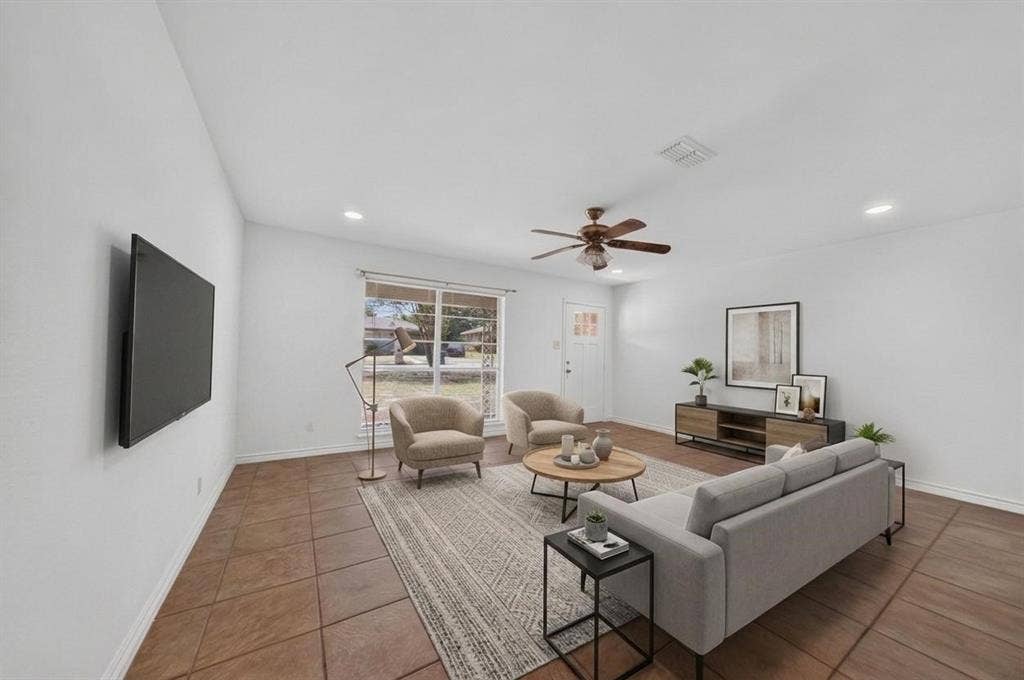 3041 Lakewood Drive, Tyler, TX 75702 Virtual Staged