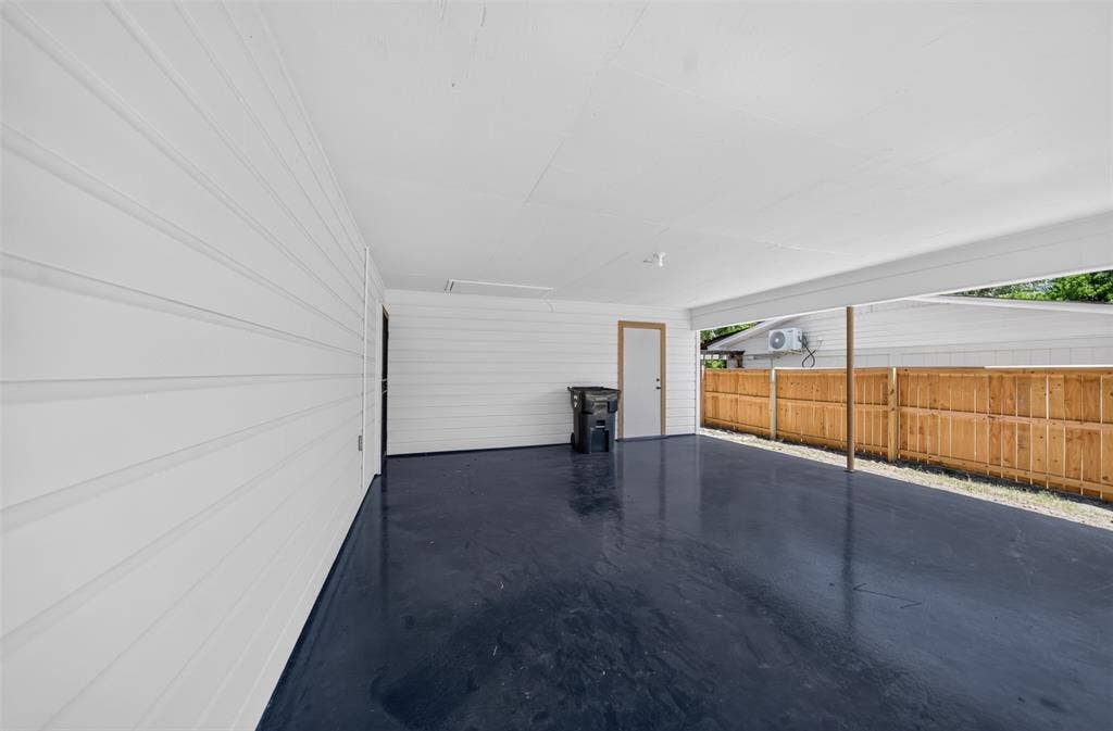 3041 Lakewood Drive, Tyler, TX 75702 carport/ perfect for entertaining