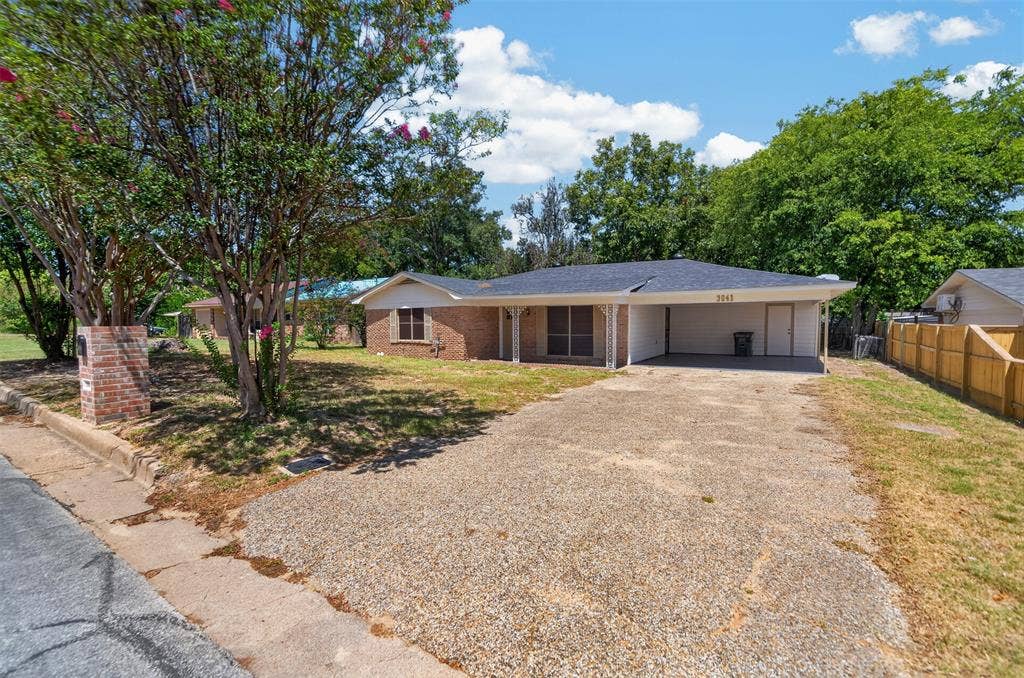 3041 Lakewood Drive, Tyler, TX 75702 2 car carport