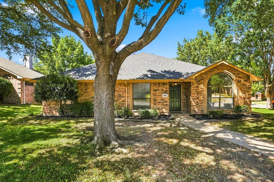 Property photo for 7121 Cottonwood Circle, Sachse, TX