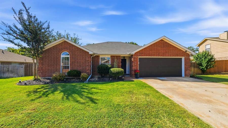 Property photo for 508 E Oak Street, Aledo, TX