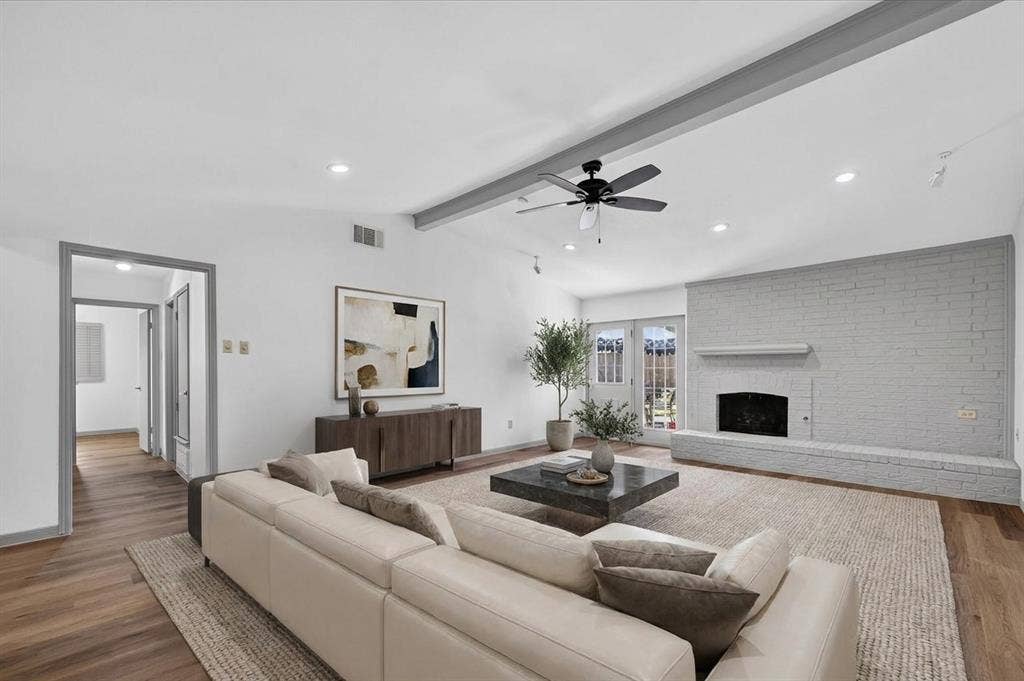 2516 Lawnview Drive, Carrollton, TX 75006