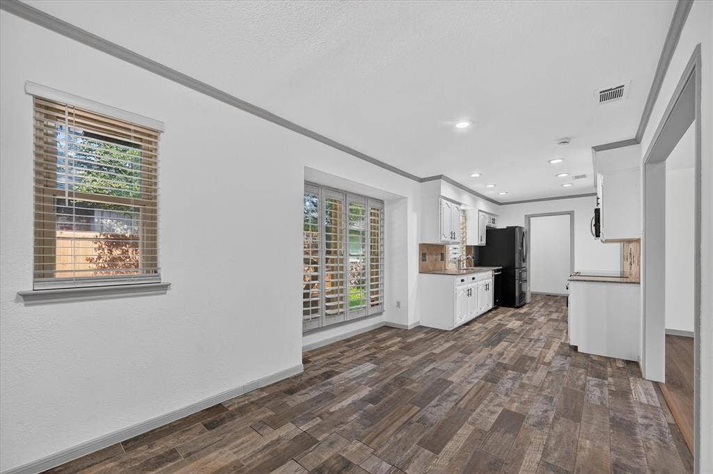 2516 Lawnview Drive, Carrollton, TX 75006