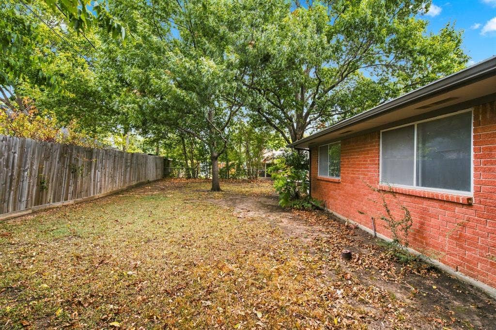 809 S Atkerson Lane, Euless, TX 76040 809 S Atkerson Lane, Euless, TX 76040
