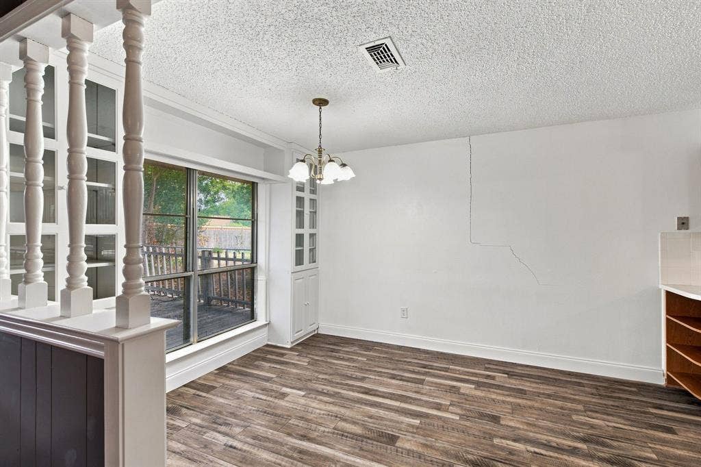 809 S Atkerson Lane, Euless, TX 76040 809 S Atkerson Lane, Euless, TX 76040