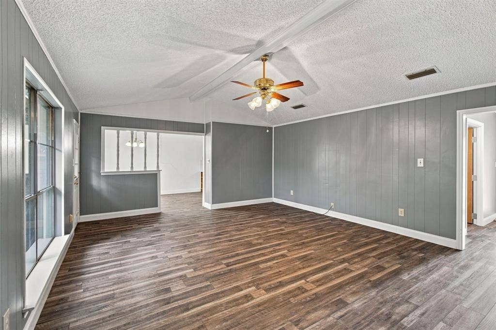 809 S Atkerson Lane, Euless, TX 76040 809 S Atkerson Lane, Euless, TX 76040