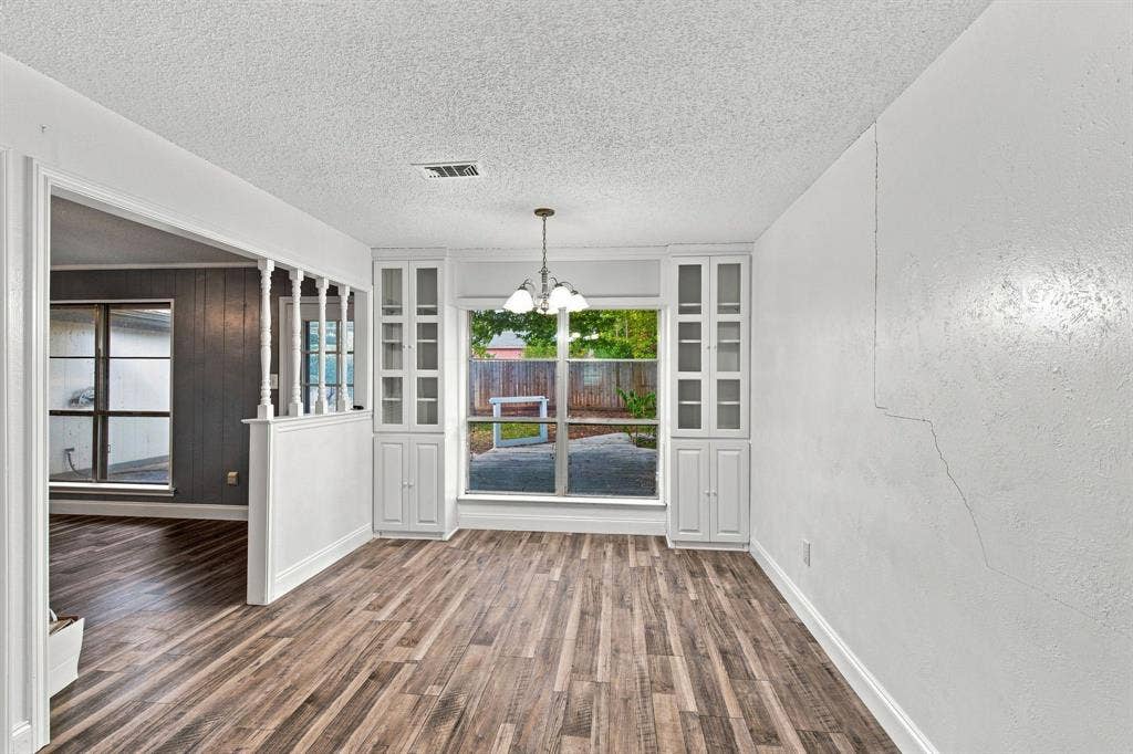 809 S Atkerson Lane, Euless, TX 76040 809 S Atkerson Lane, Euless, TX 76040