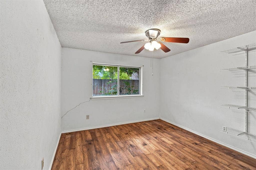 809 S Atkerson Lane, Euless, TX 76040 809 S Atkerson Lane, Euless, TX 76040