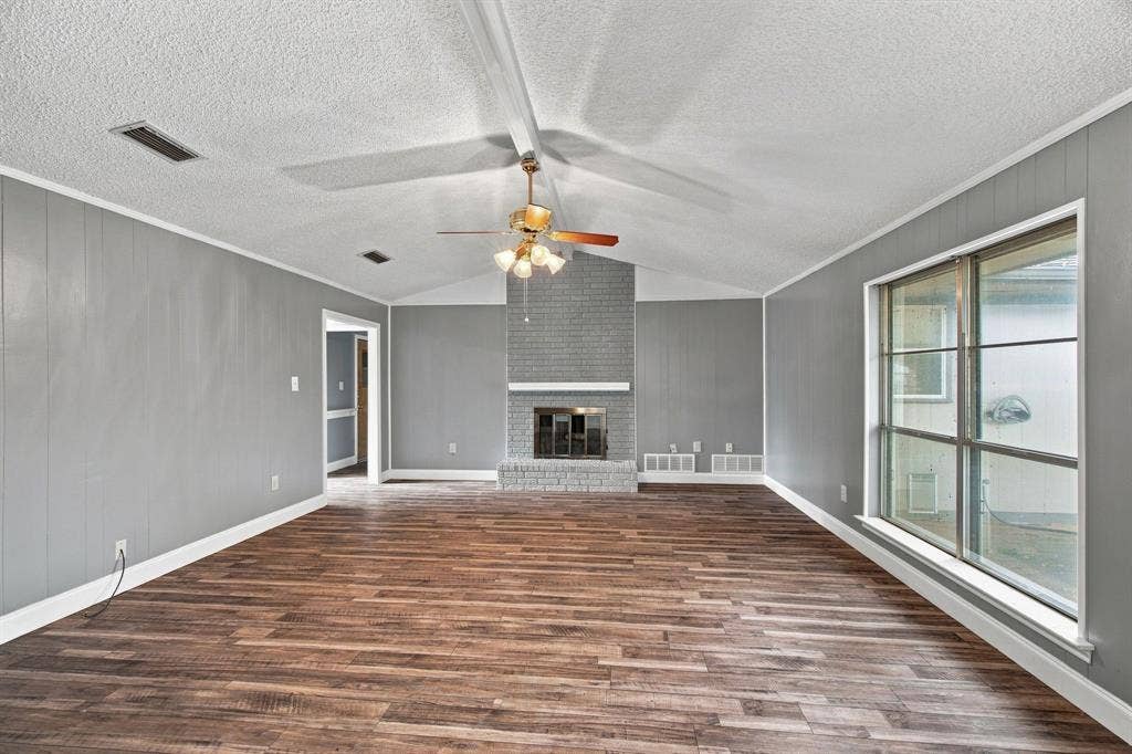 809 S Atkerson Lane, Euless, TX 76040 809 S Atkerson Lane, Euless, TX 76040