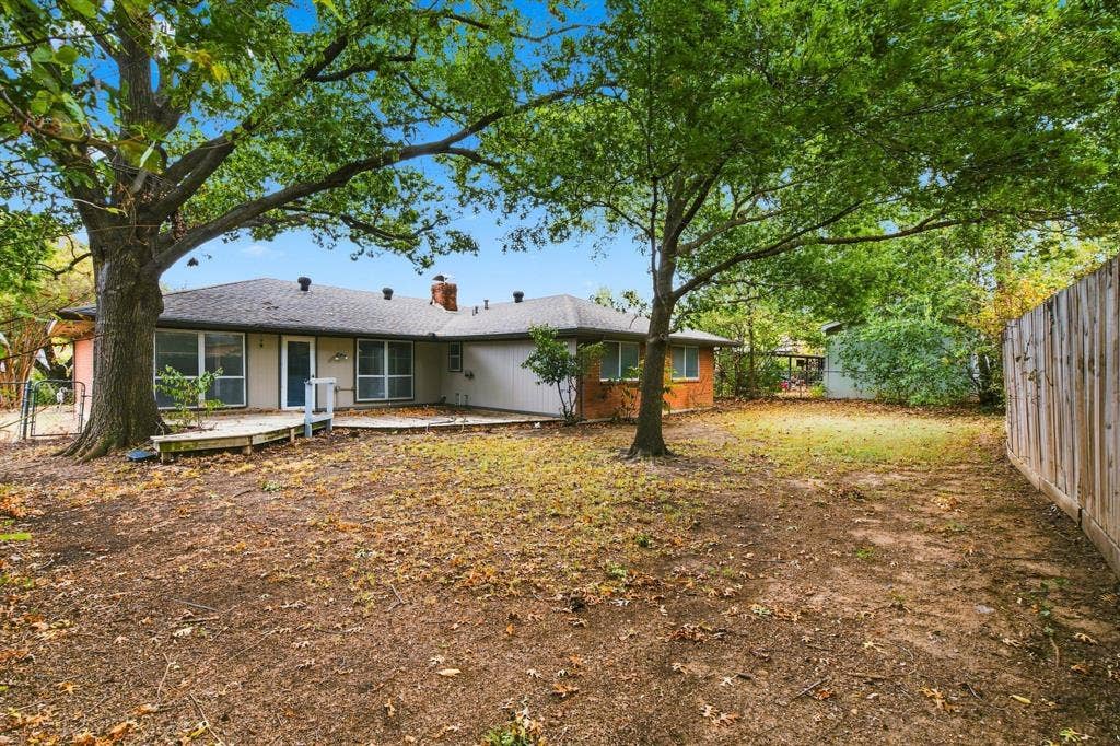 809 S Atkerson Lane, Euless, TX 76040 809 S Atkerson Lane, Euless, TX 76040