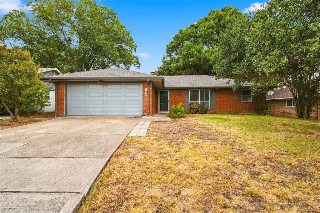 809 S Atkerson Lane, Euless, TX 76040 809 S Atkerson Lane, Euless, TX 76040