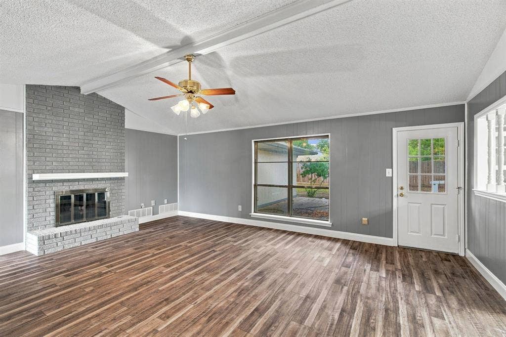 809 S Atkerson Lane, Euless, TX 76040 809 S Atkerson Lane, Euless, TX 76040