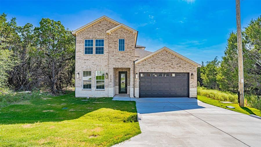 Property photo for 5702 Barkridge Drive, Granbury, TX