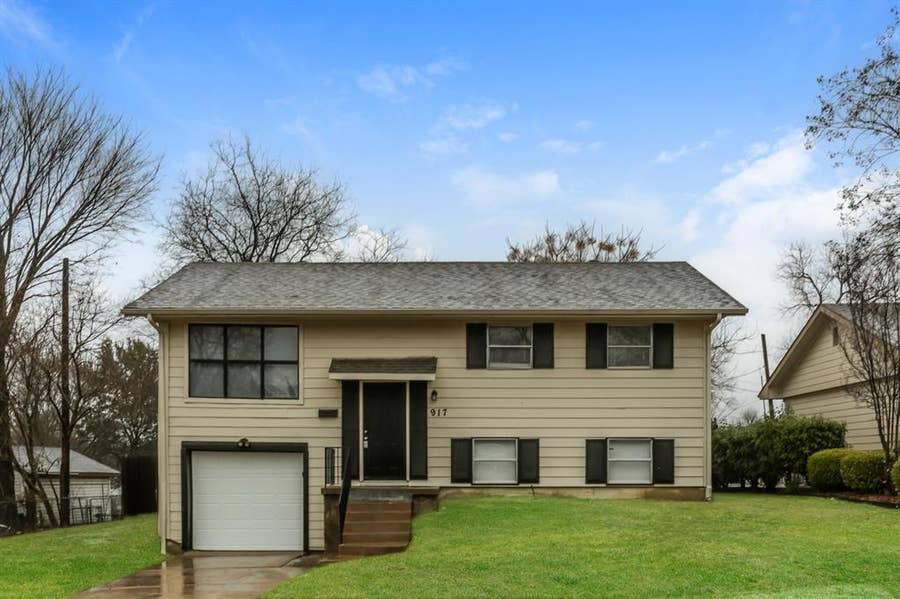 Property photo for 917 Montclair Drive, Garland, TX