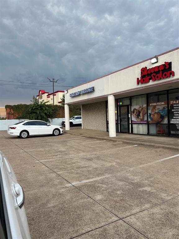 545 Rowlett Road, Garland, TX 75043 545 Rowlett Road, Garland, TX 75043
