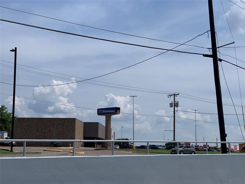 545 Rowlett Road, Garland, TX 75043 Across From Albertsons
