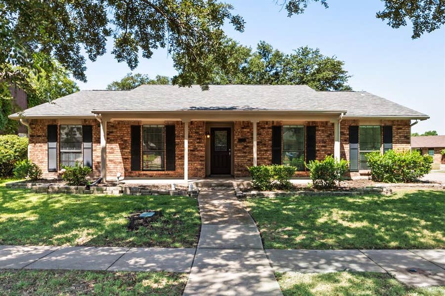 Property photo for 6117 Scenic Drive, Rowlett, TX